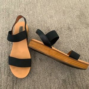 Steve Madden Agile Platform Sandals